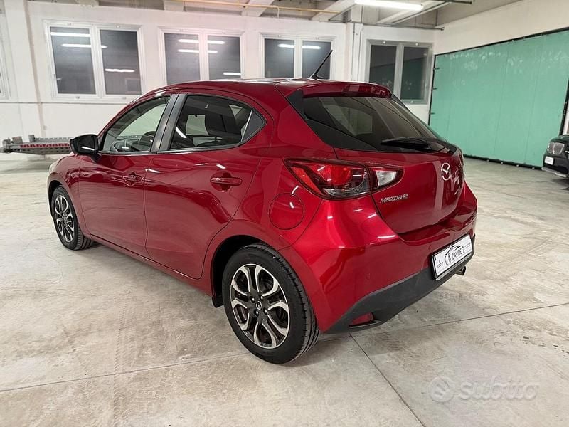 Usata Mazda 2 Exceed 105 CV (77 kW) 2016 Rosso Berlina