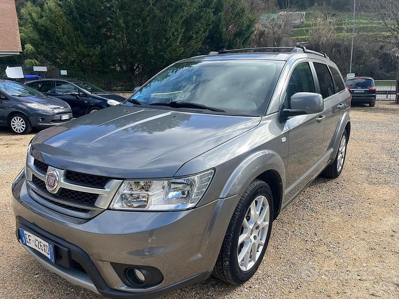 Usata Fiat Freemont 170 CV (125 kW) 2011 Grigio SUV