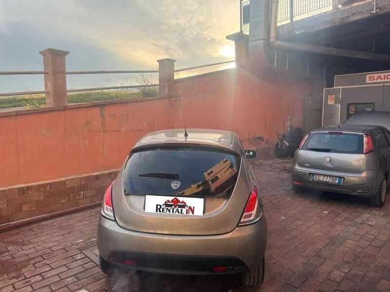 Usata Lancia Ypsilon S 95 CV (69 kW) 2012 Oro Utilitaria