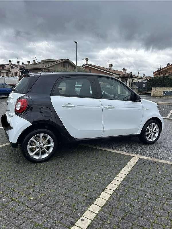 Usata Smart ForFour Passion 71 CV (52 kW) 2015 Nero Utilitaria
