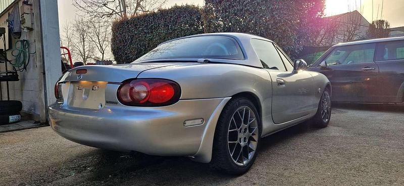 Usata Mazda MX5 110 CV (80 kW) 2004 Argento Cabrio