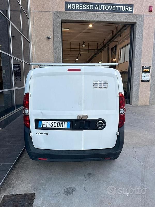 Occasion Opel Combo 105 ch (77 kW) 2018 Blanc Monospace