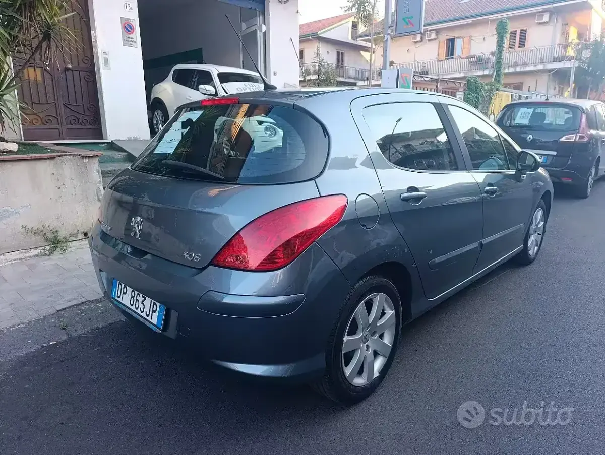 Usata Peugeot 308 90 CV (66 kW) 2008 Grigio Berlina