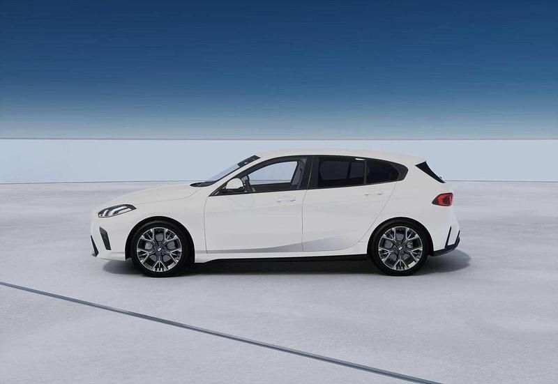 Nuova BMW 120 M Sport 163 CV (119 kW) 2025 Alpin white Utilitaria