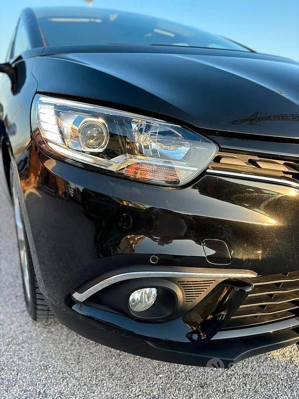 Usata Renault Grand Scénic IV 120 CV (88 kW) 2020 Nero Monovolume