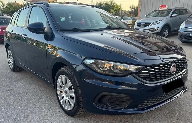 Usata Fiat Tipo Easy 95 CV (69 kW) 2019 Blu Station wagon