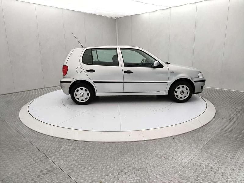Usata VW Polo 50 CV (36 kW) 2000 Argento Utilitaria
