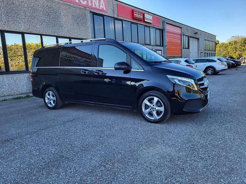 Usata Mercedes V220 Exclusive 163 CV (119 kW) 2021 Schwartz Monovolume