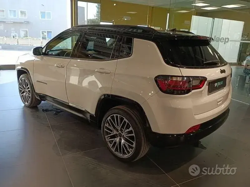 Usata Jeep Compass Summit 131 CV (96 kW) 2025 Bianco SUV
