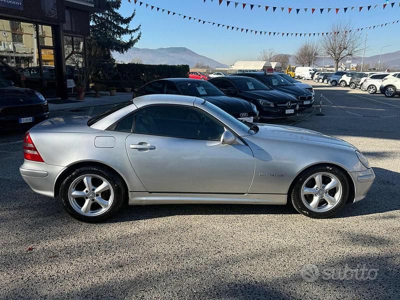 Usata Mercedes SLK200 163 CV (119 kW) 2002 Grigio Cabrio
