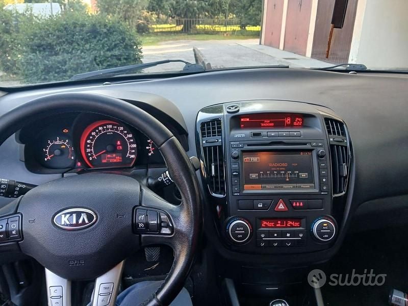 Usata Kia Ceed 115 CV (84 kW) 2012 Grigio Utilitaria