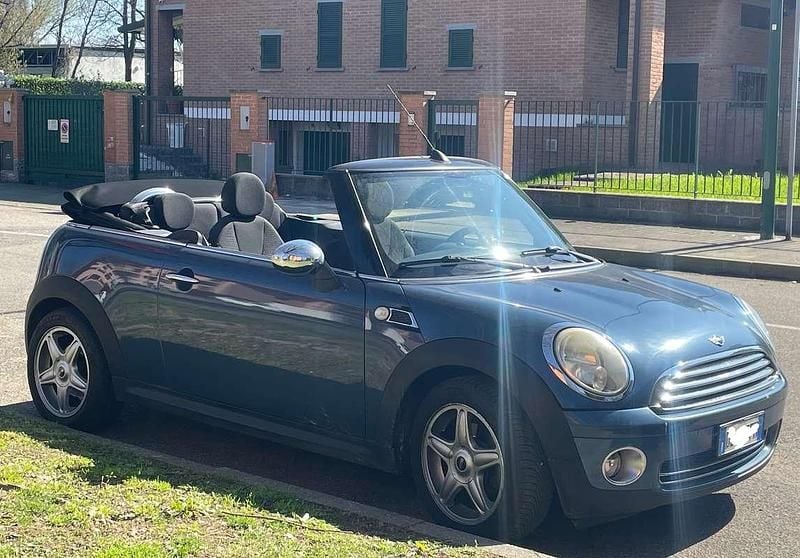 Usata Mini Cooper Cabriolet 120 CV (88 kW) 2009 Blu/azzurro Cabrio
