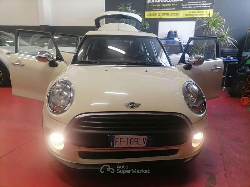 Usata Mini ONE 75 CV (55 kW) 2016 Beige Utilitaria