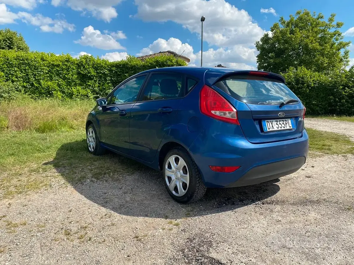 Usata Ford Fiesta 82 CV (60 kW) 2009 Berlina