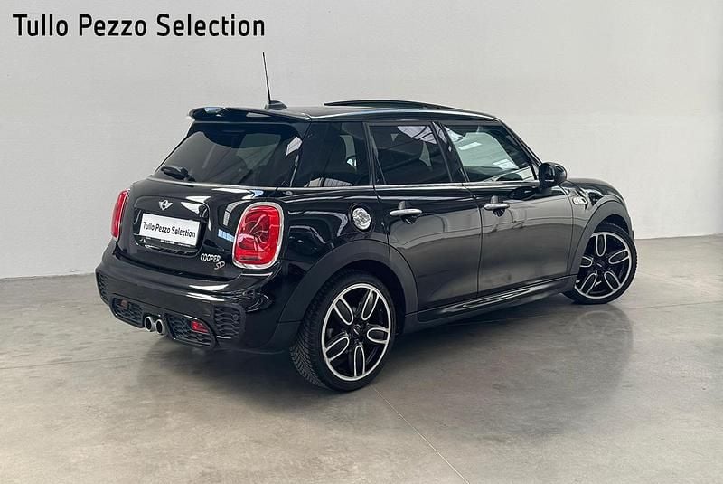 Usata Mini Cooper Hype 170 CV (125 kW) 2016 Midnight black metal Utilitaria