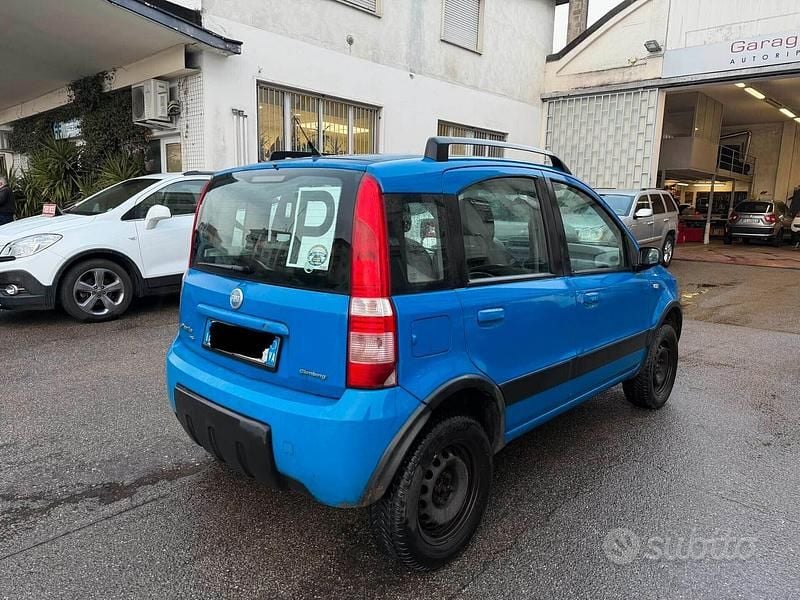 Usata Fiat Panda 4x4 Climbing 59 CV (43 kW) 2005 Blu Utilitaria