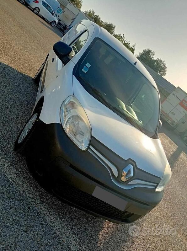 Usata Renault Kangoo SE 75 CV (55 kW) 2025 Bianco Monovolume