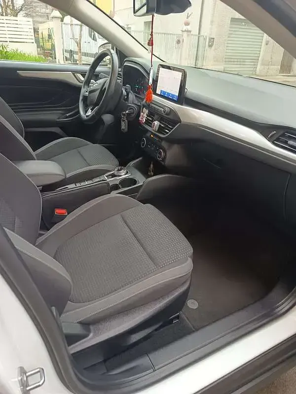 Usata Ford Focus Vignale 120 CV (88 kW) 2019 Bianco Station wagon