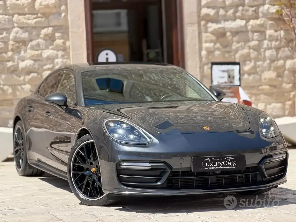 Usata Porsche Panamera Chrono 330 CV (242 kW) 2018 Grigio Berlina