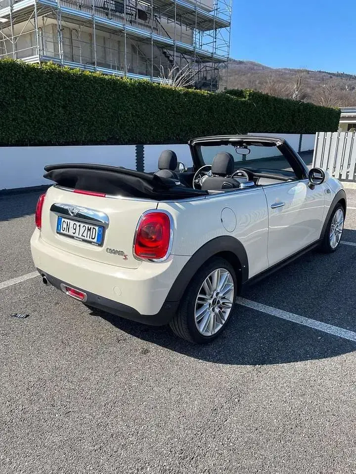 Usata Mini Cooper D Cabriolet 116 CV (85 kW) 2016 Other Cabrio