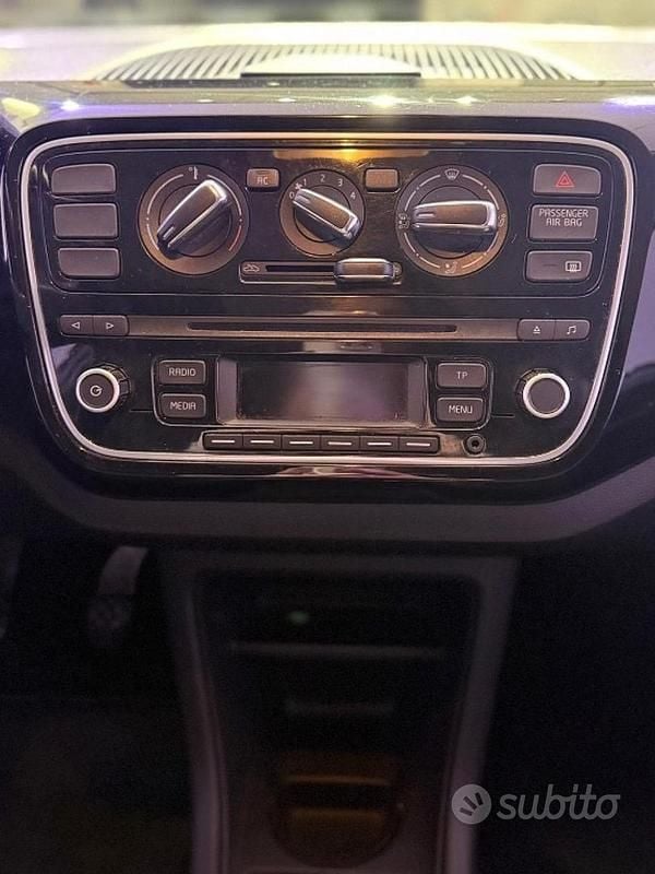 Usata VW up! high up! 75 CV (55 kW) 2013 Grigio Utilitaria