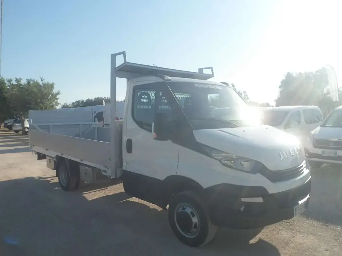 Usata Iveco Daily 140 CV (102 kW) 2019 Bianco Furgone
