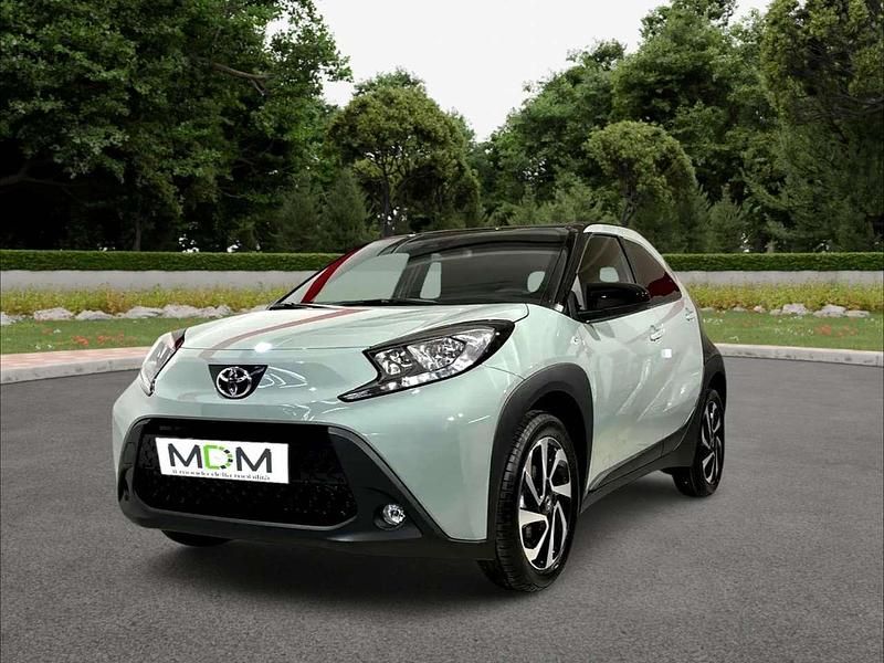 Verde Nuova 2025 Toyota Aygo Trend Due volumi | 14.900 € (Ottimo prezzo) - Immagine 1/4