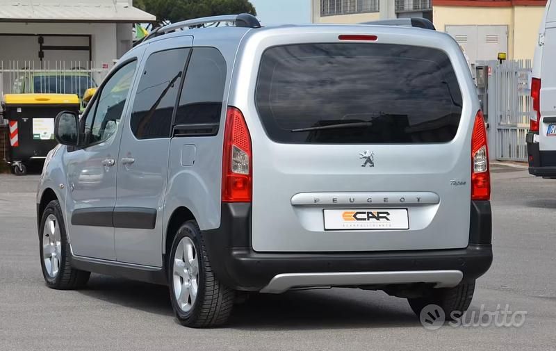 Usata Peugeot Partner Tepee Comfort 90 CV (66 kW) 2009 Grigio Monovolume