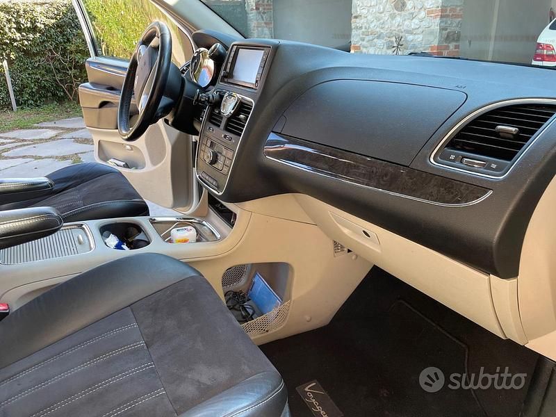 Usata Lancia Voyager Platinum 2014 Bianco Monovolume