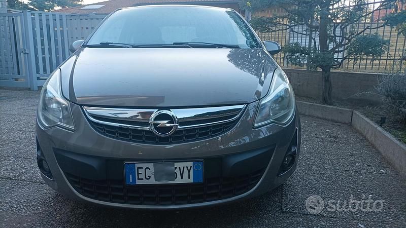 Usata Opel Corsa 85 CV (62 kW) 2011 Grigio Utilitaria