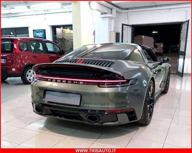 Usata Porsche 911 450 CV (330 kW) 2024 Verde Berlina
