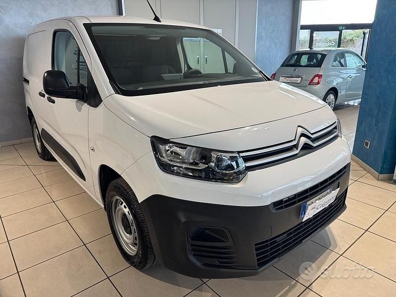 Usata Citroën Berlingo 102 CV (75 kW) 2024 Bianco Monovolume