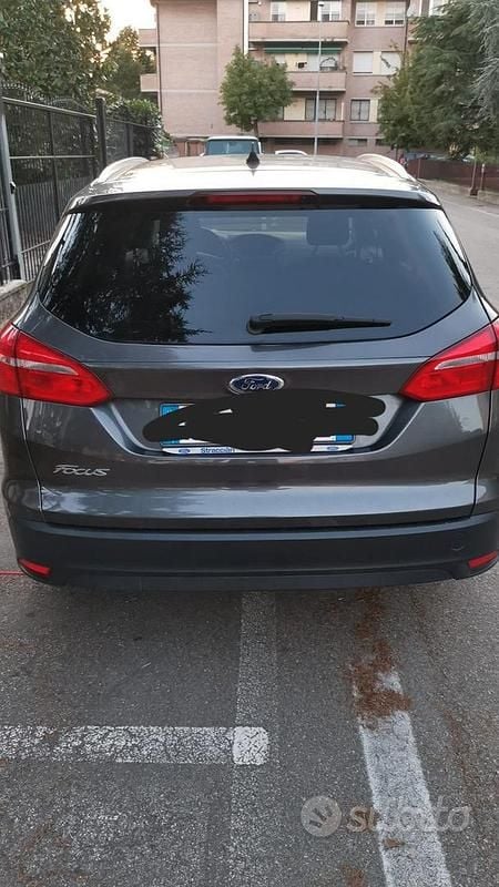 Usata Ford Focus 150 CV (110 kW) 2016 Grigio Station wagon