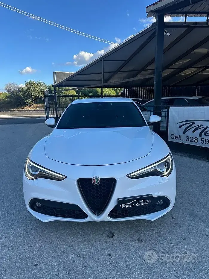 Usata Alfa Romeo Stelvio Sprint 190 CV (139 kW) 2022 Bianco SUV
