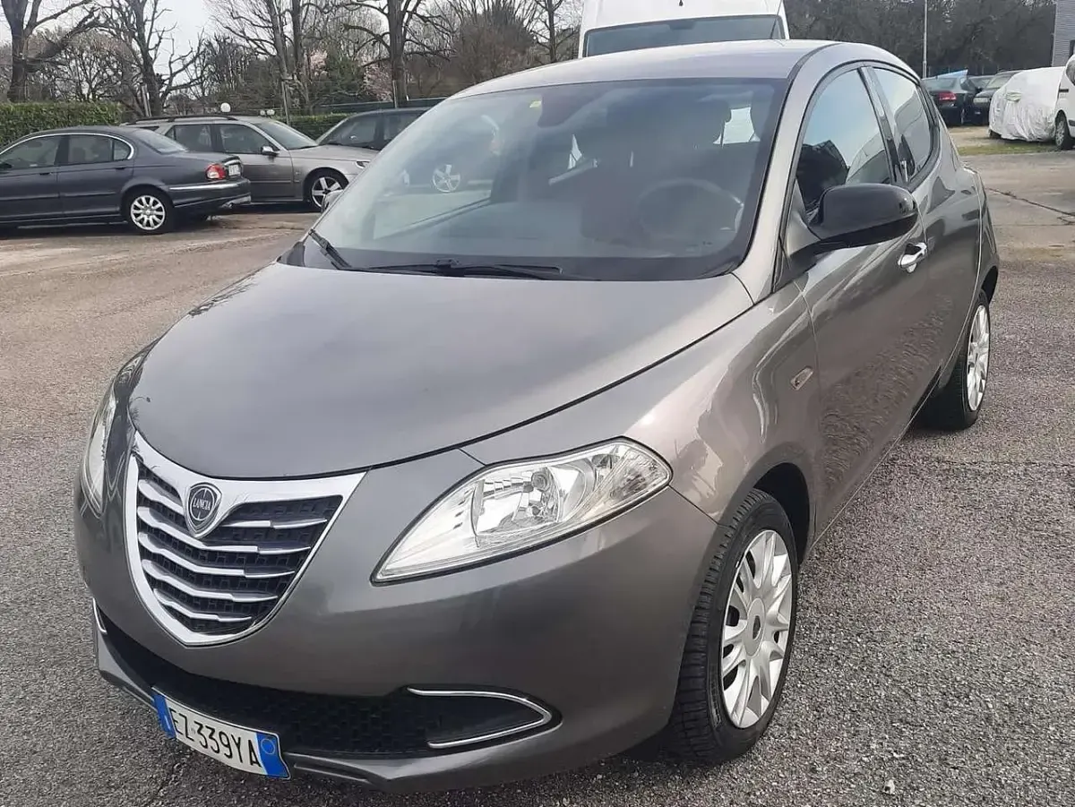 Usata Lancia Ypsilon Silver 95 CV (69 kW) 2015 Other Utilitaria