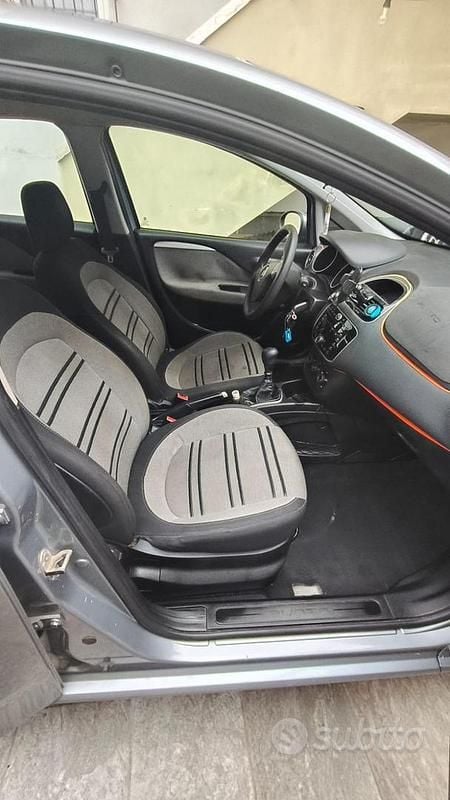 Usata Fiat Punto Evo 90 CV (66 kW) 2010 Grigio Utilitaria