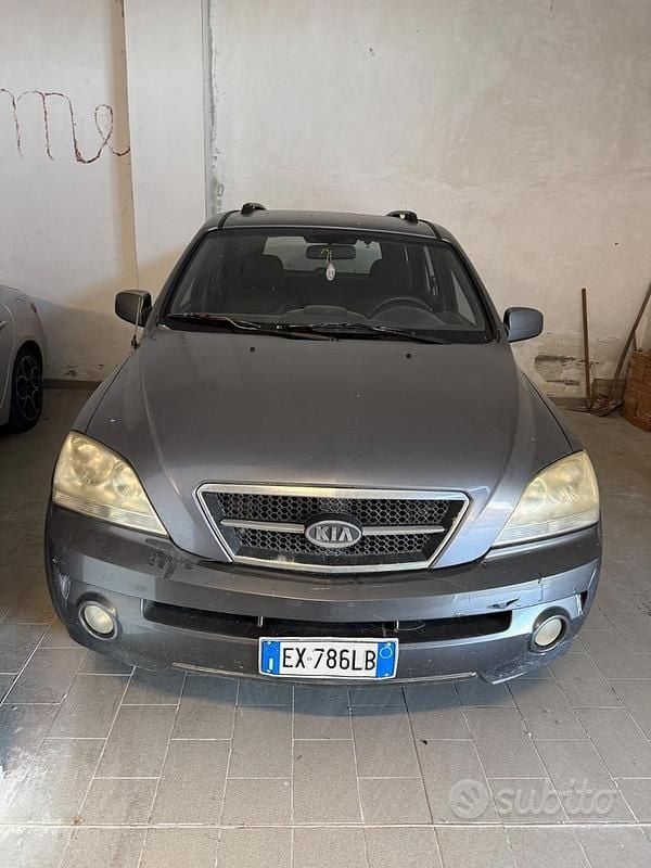 Usata Kia Sorento 140 CV (102 kW) 2002 Grigio SUV