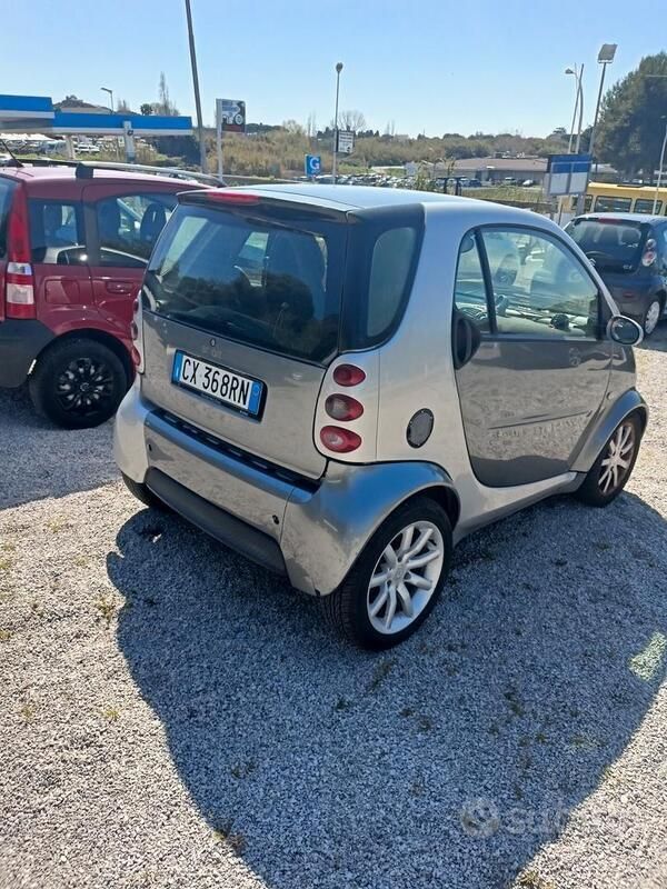 Grigio Usata 2004 Smart ForTwo Coupé Passion Coupé | 2500 € (Buon prezzo) - Immagine 1/4