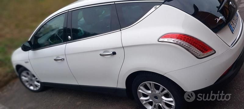 Usata Lancia Delta 120 CV (88 kW) 2013 Bianco Utilitaria