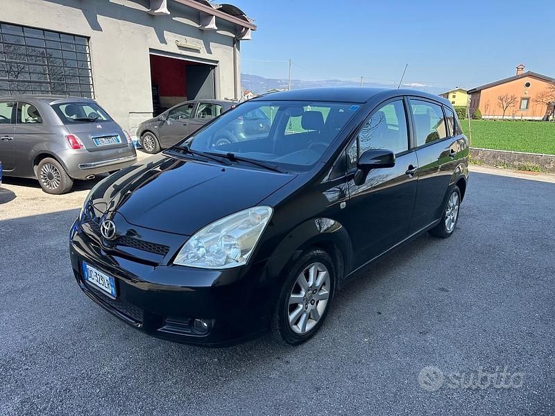 Usata Toyota Corolla Verso Sol 135 CV (99 kW) 2006 Nero Monovolume