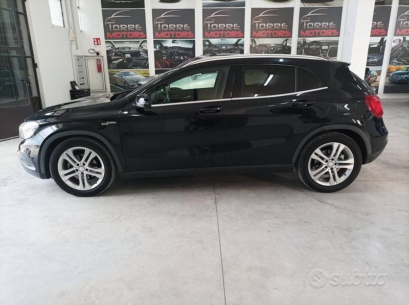 Usata Mercedes GLA220 177 CV (130 kW) 2016 Nero SUV