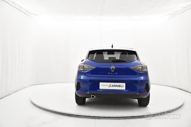 Usata Renault Clio V Techno 91 CV (66 kW) 2024 Blu iron Berlina