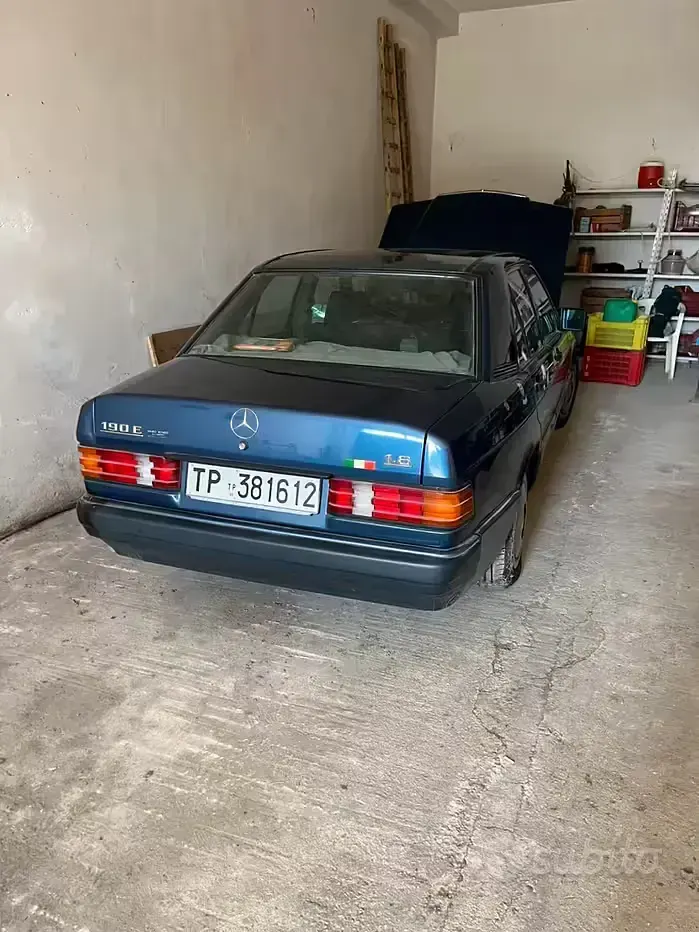 Usata Mercedes 190 109 CV (80 kW) 1991 Blu Berlina