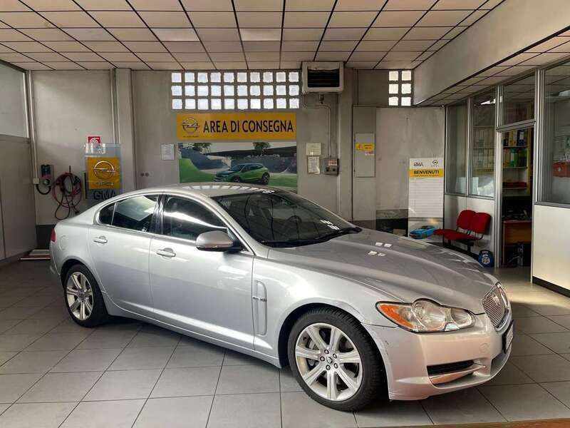 Argento Usata 2010 Jaguar XF Premium Luxury Tre volumi | 5800 € (Super prezzo) - Immagine 1/4