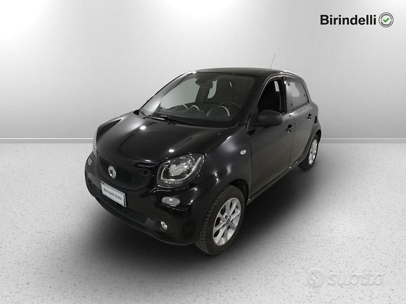 Begagnad Smart ForFour 71 HK (52 kW) 2018 Svart Halvkombi
