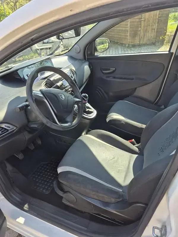 Usata Lancia Ypsilon 69 CV (50 kW) 2014 Utilitaria