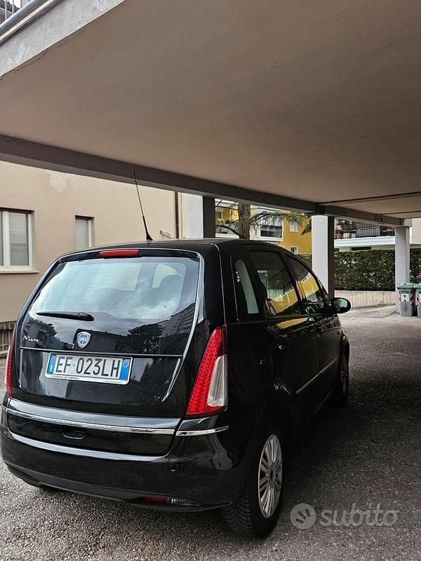 Usata Lancia Musa 77 CV (56 kW) 2010 Nero Monovolume