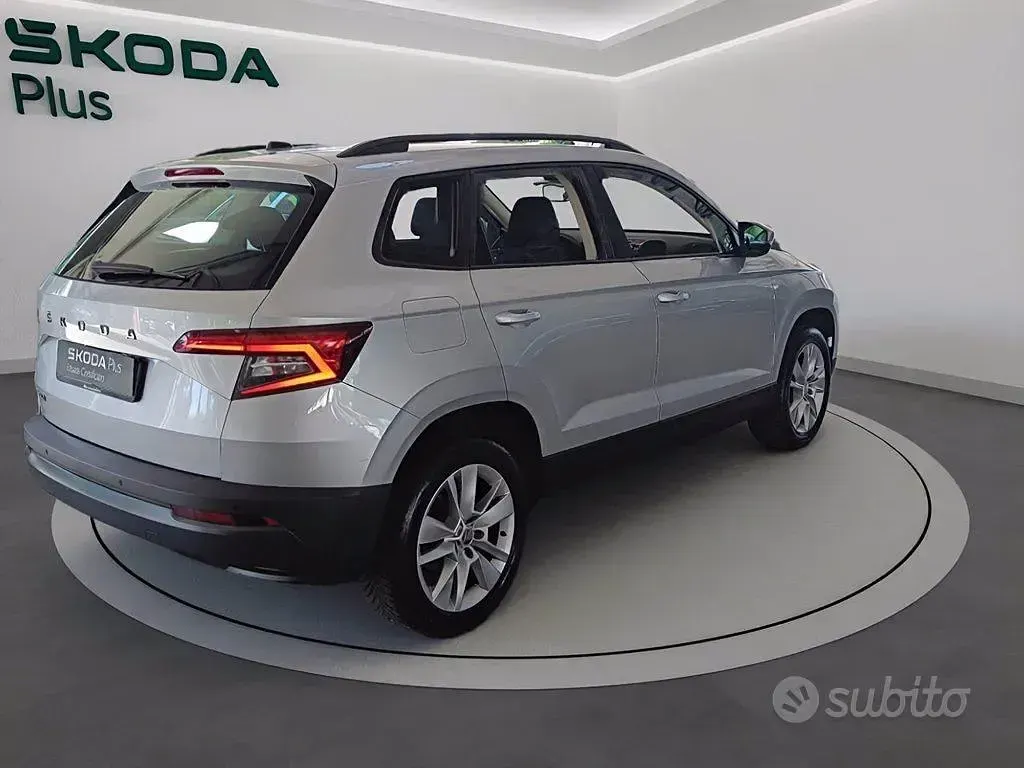 Usata Skoda Karoq Executive 116 CV (85 kW) 2021 Grigio SUV