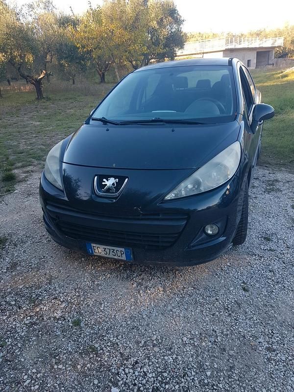 Usata Peugeot 207 73 CV (53 kW) 2010 Nero Berlina