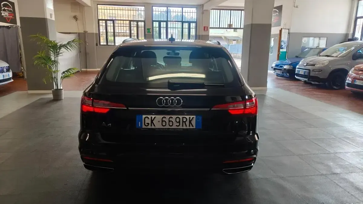 Usata Audi A4 135 CV (99 kW) 2022 Nero Station wagon